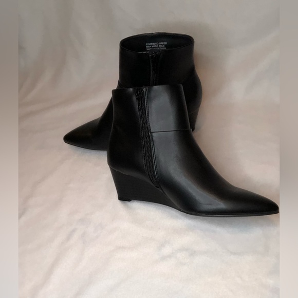 NWOT-Ann Taylor Factory Black Wedge heel Ankle Boots - Picture 2 of 8